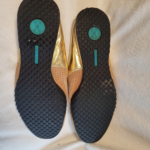 Cole Haan slip on with Nike Air sole - Picture 5 of 8